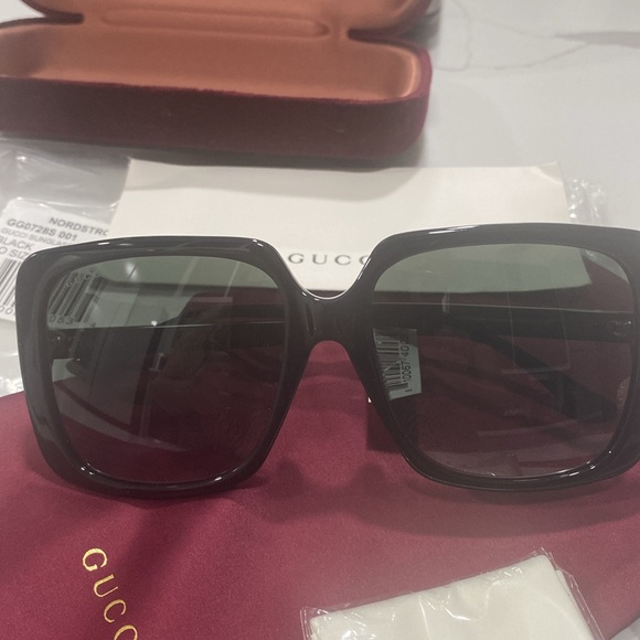 Authentic Gucci Sunglasses - Picture 9 of 9
